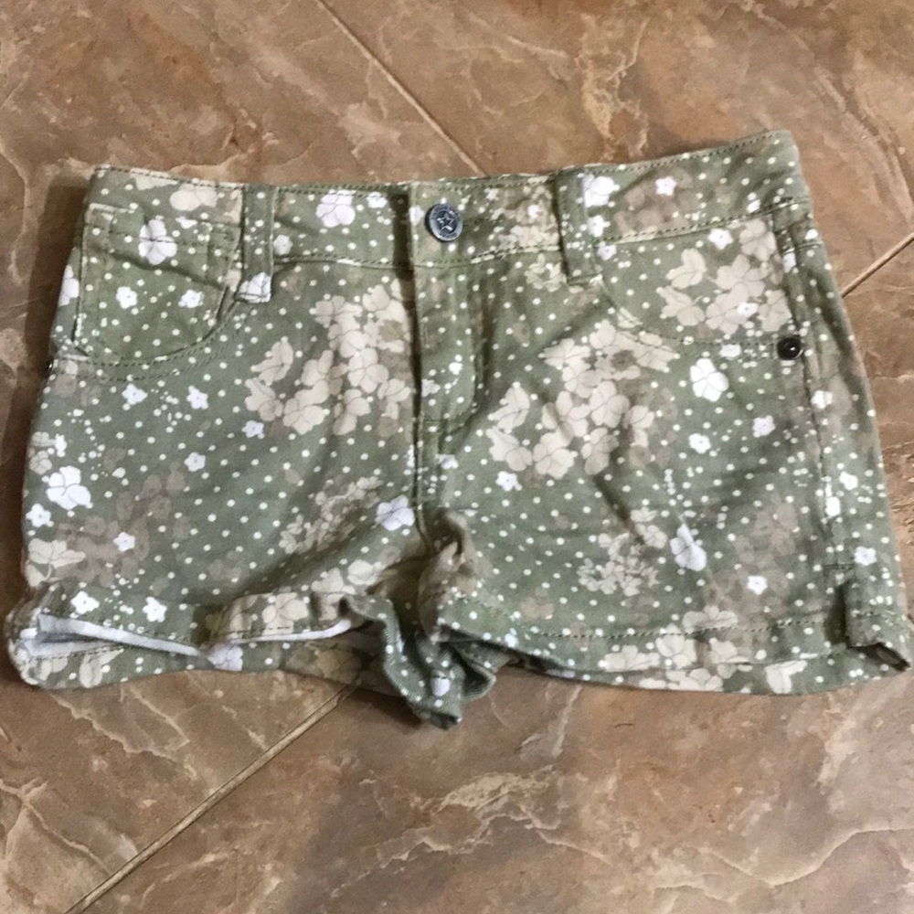 Kids green floral shorts